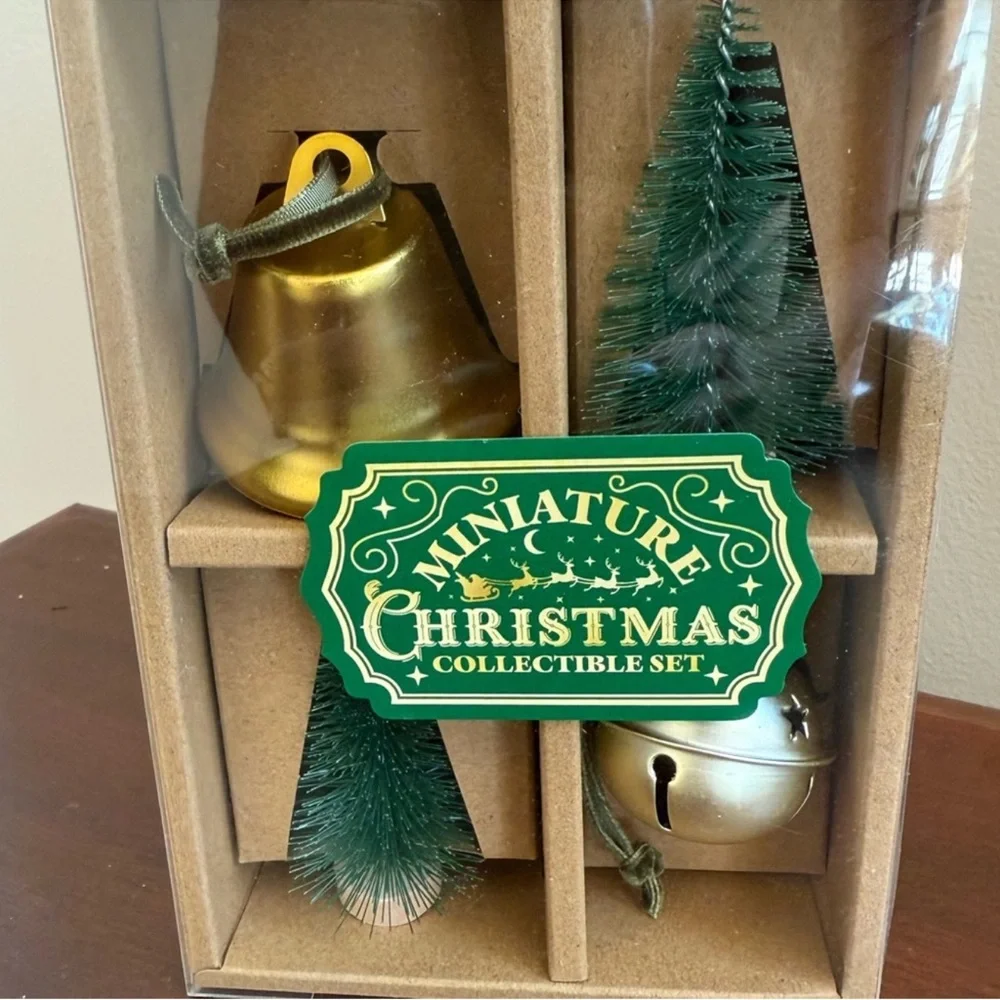 3 for $15 SALE Target Bullseye Holiday Decor Prop Set- Bells & Trees, 4 pc New